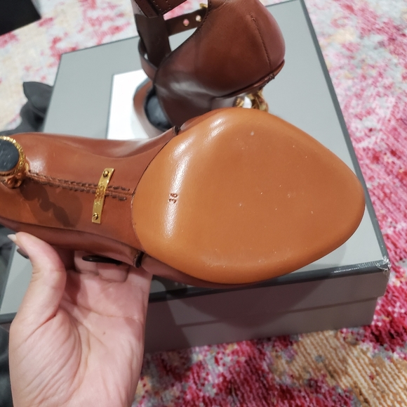 RARE Tom Ford 24k Chain heels - Picture 7 of 8